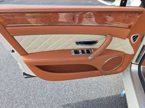Used 2018 Bentley Flying Spur V8 AWD/4WD image 3