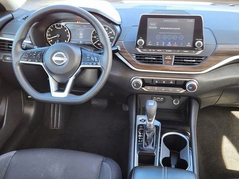 Used 2024 Nissan Altima 2.5 SV image 28
