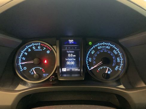 Used 2023 Toyota Tacoma TRD Off-Road w/ Technology Package AWD/4WD image 6