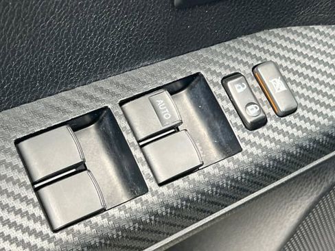 Used 2015 Toyota RAV4 Limited w/ Technology Package image 12