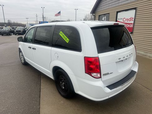 Used 2019 Dodge Grand Caravan SE w/ UConnect Hands-Free Group image 7