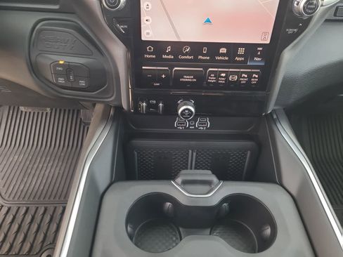 New 2026 RAM 3500 Laramie AWD/4WD image 25