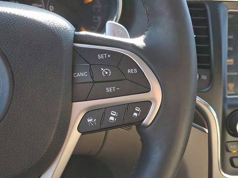 Used 2014 Jeep Grand Cherokee Limited w/ Luxury Group II image 25