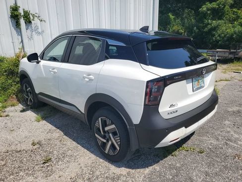 Used 2026 Nissan Kicks SV FWD image 3