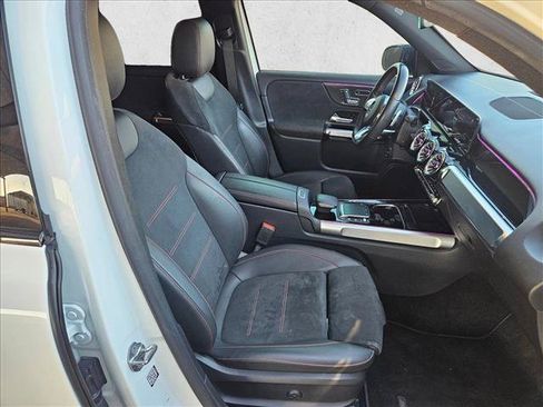 Used 2022 Mercedes-Benz GLB 250 4MATIC image 13
