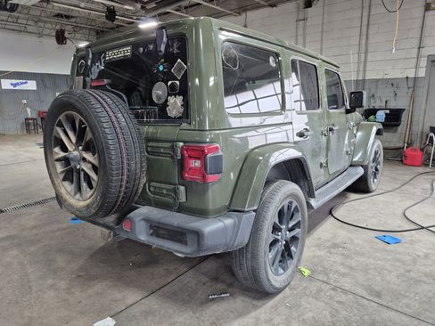 Used 2022 Jeep Wrangler Unlimited Sahara AWD/4WD image 7