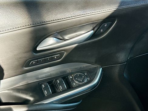 Used 2025 Cadillac XT4 Premium Luxury image 18