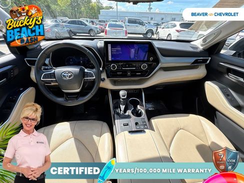 Used 2023 Toyota Highlander Platinum FWD image 22