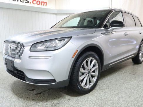 Used 2022 Lincoln Corsair AWD w/ Premium Package image 2