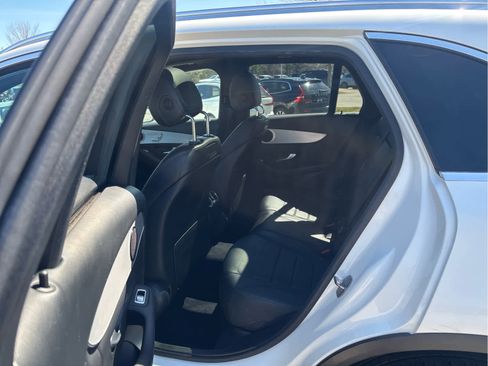 Used 2019 Mercedes-Benz GLC 300 4MATIC image 12