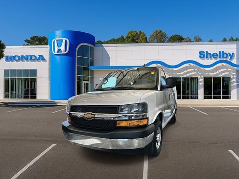 Used 2024 Chevrolet Express 2500 w/ Driver Convenience Package image 4