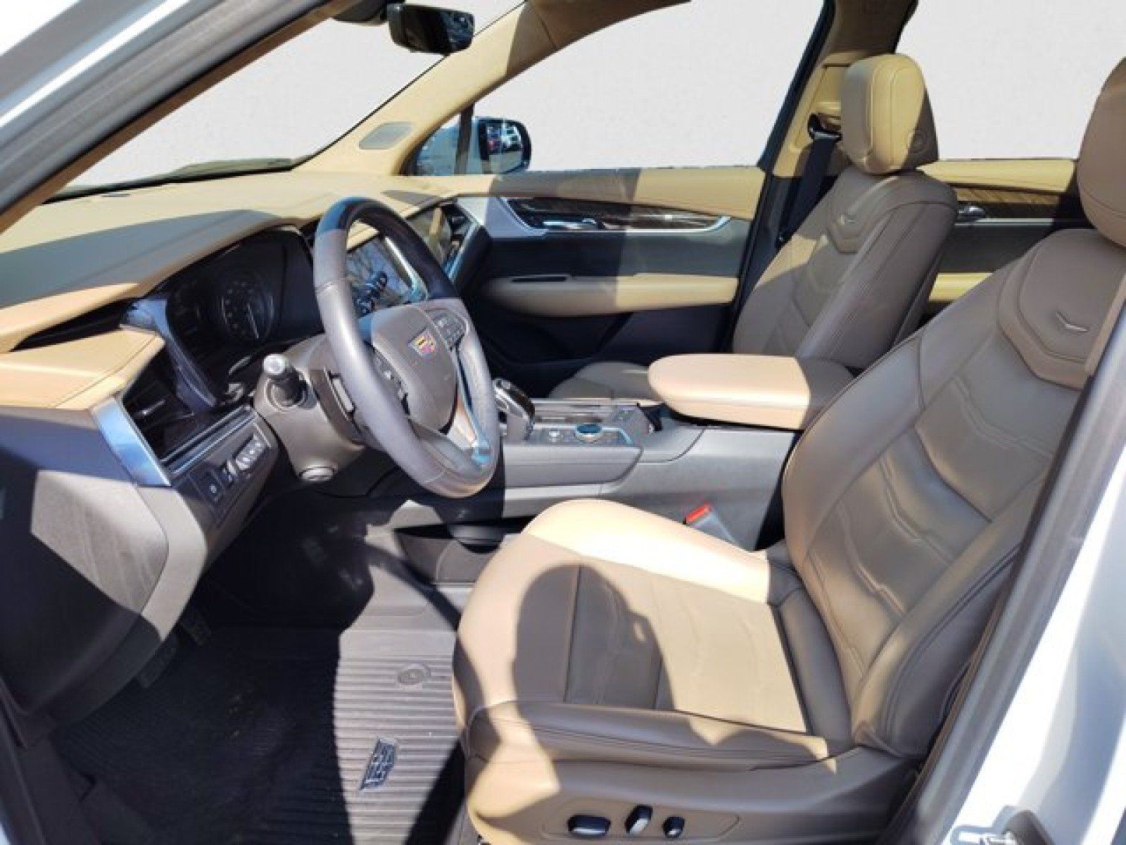 Used 2021 Cadillac XT6 Premium Luxury w/ Platinum Package AWD/4WD image 10