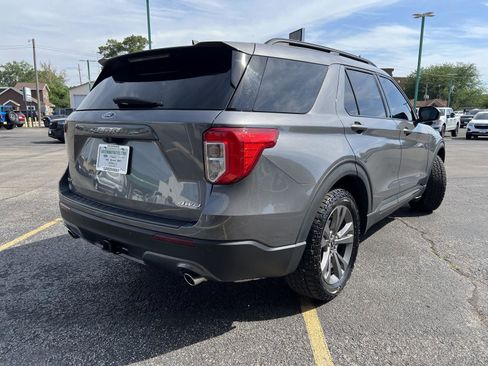Used 2021 Ford Explorer XLT w/ Equipment Group 202A AWD/4WD image 5