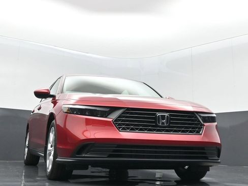 Used 2025 Honda Accord LX image 5