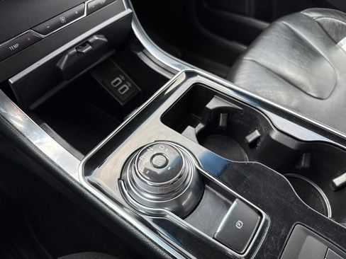 Used 2019 Ford Edge Titanium w/ Cold Weather Package image 29