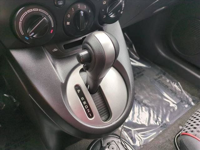 Used 2011 MAZDA MAZDA2 Touring FWD image 12