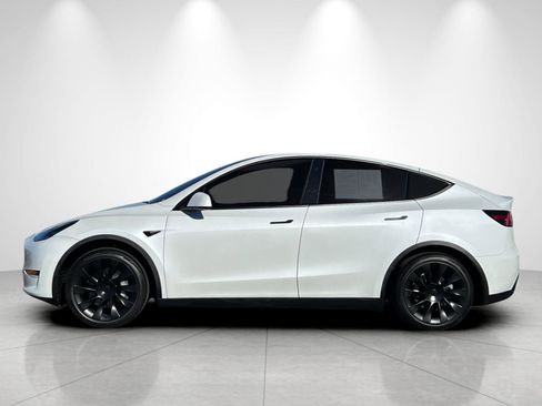 Used 2021 Tesla Model Y 2WD image 2