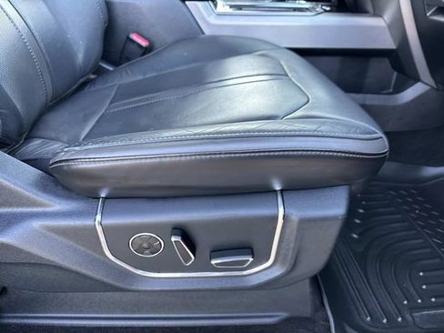 Used 2015 Ford F150 Platinum w/ Equipment Group 701A Luxury image 13