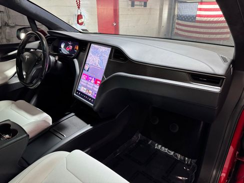 Used 2018 Tesla Model X P100D image 24