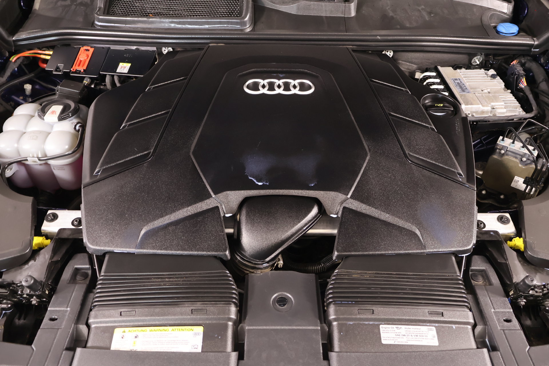 Used 2020 Audi Q8 Prestige w/ Prestige Package AWD/4WD image 21