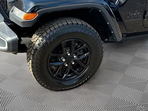 Used 2021 Jeep Gladiator Sport image 34