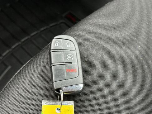 Used 2020 Jeep Renegade Sport image 31