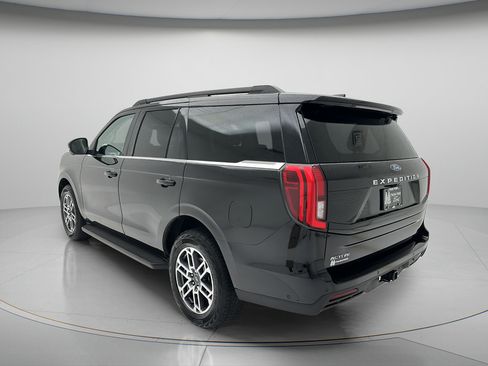 Used 2025 Ford Expedition Active AWD/4WD image 7