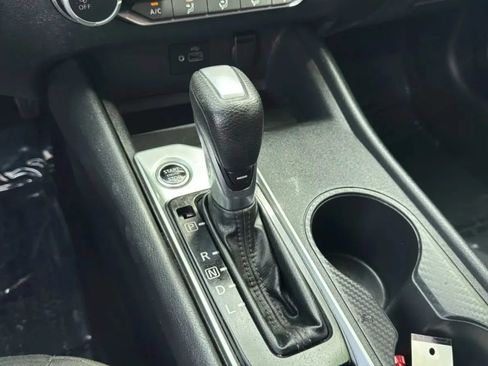 Used 2022 Nissan Altima 2.5 S FWD image 17