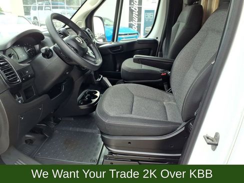 Used 2024 RAM ProMaster 2500 w/ Convenience Group image 8