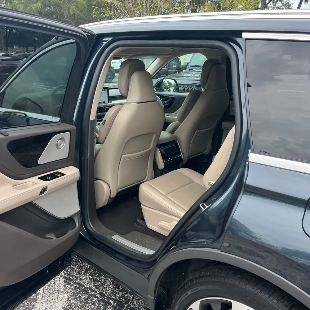 Used 2021 Lincoln Aviator Reserve w/ Equipment Group 202A AWD/4WD image 8