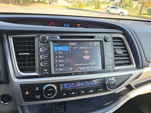 Used 2018 Toyota Highlander Limited Platinum AWD/4WD image 20