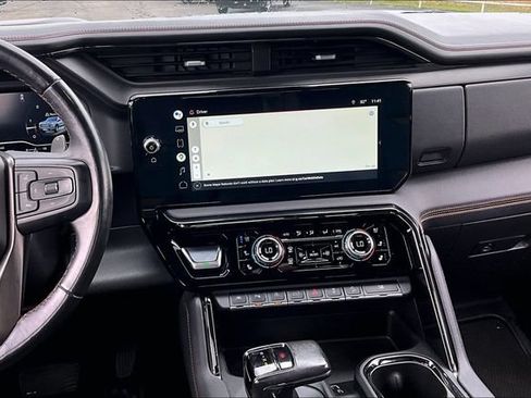 Used 2022 GMC Sierra 1500 AT4 w/ Technology Package AWD/4WD image 10