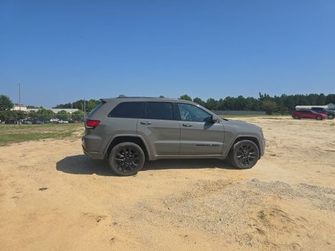Used 2021 Jeep Grand Cherokee Laredo X AWD/4WD image 10