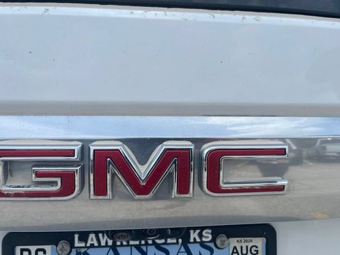 Used 2024 GMC Yukon Denali w/ Advanced Technology Package AWD/4WD image 14