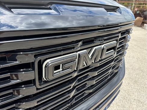 Used 2025 GMC Sierra 1500 4x4 Double Cab Elevation image 14