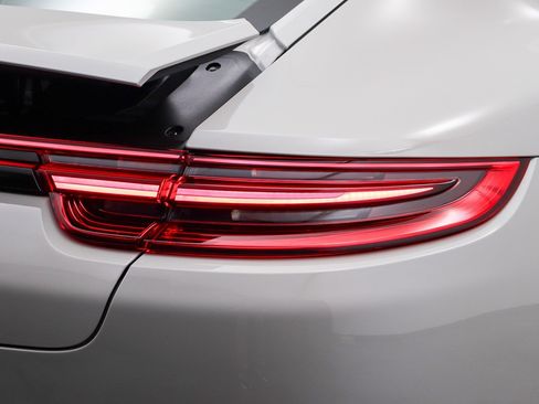 Used 2018 Porsche Panamera 4 AWD/4WD image 10