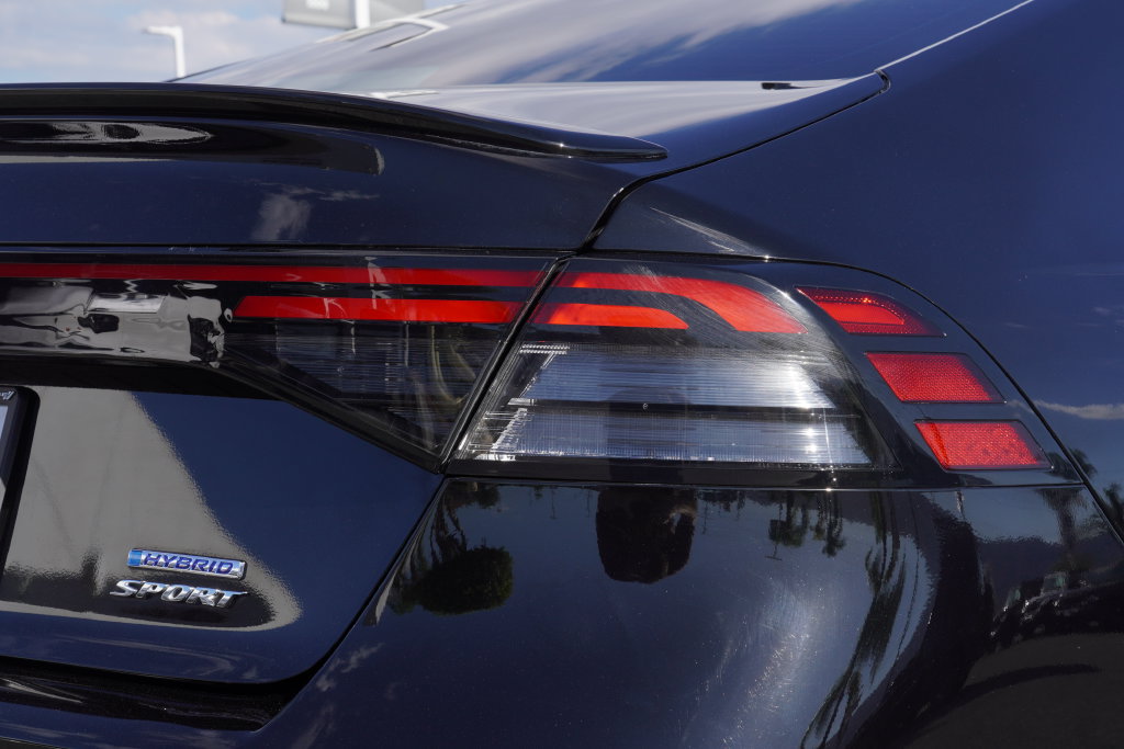 Used 2025 Honda Accord Sport image 12