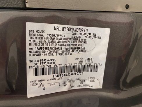 Used 2005 Ford Focus ZX4 Sedan image 32