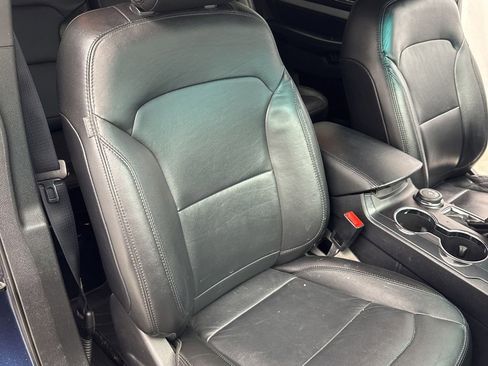 Used 2016 Ford Explorer XLT w/ Equipment Group 202A AWD/4WD image 28