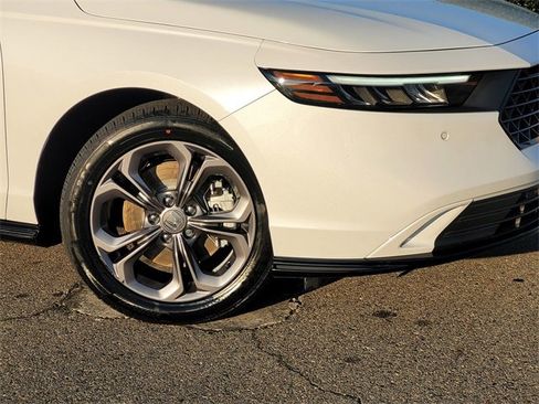 Used 2024 Honda Accord EX-L image 9