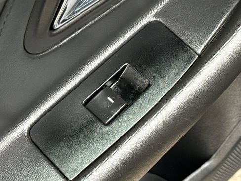 Used 2012 Ford Taurus Limited image 31