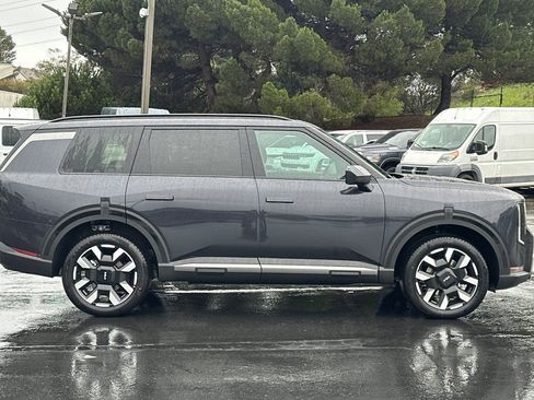 New 2027 Kia Telluride S image 3