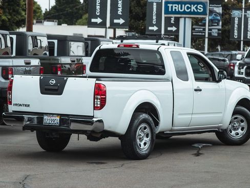 Used 2019 Nissan Frontier S image 2