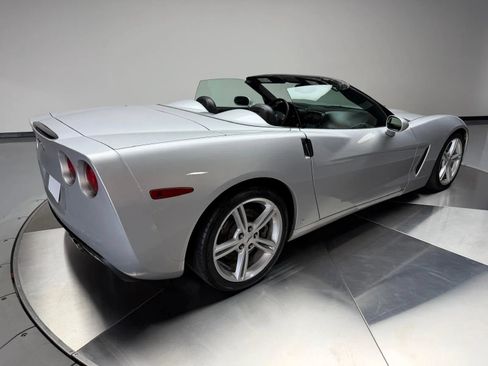 Used 2009 Chevrolet Corvette Convertible w/ Preferred Equipment Group RWD image 2