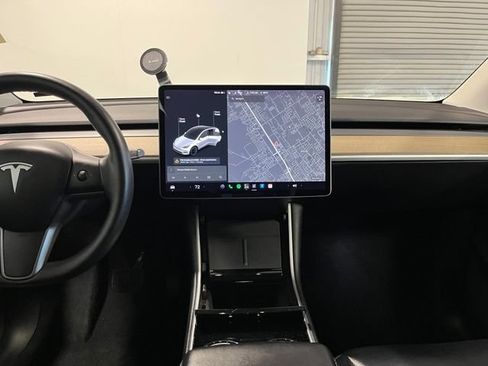 Used 2021 Tesla Model Y Long Range AWD/4WD image 20