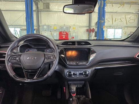 Used 2022 Chevrolet TrailBlazer RS w/ Sun and Liftgate Package FWD image 8