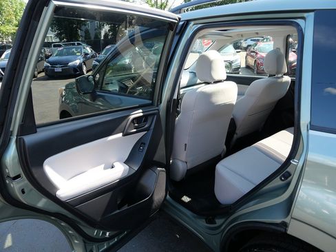 Used 2014 Subaru Forester 2.5i Premium w/ All-Weather Package AWD/4WD image 28