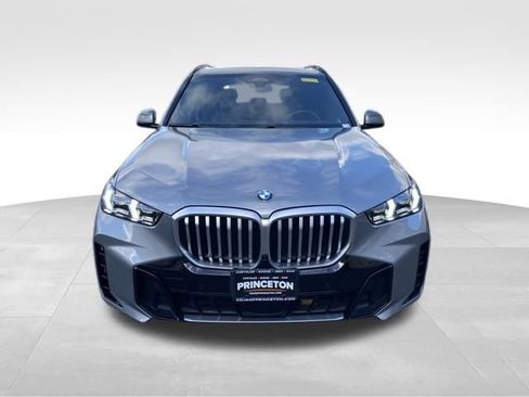 Used 2024 BMW X5 xDrive40i w/ M Sport Package image 2