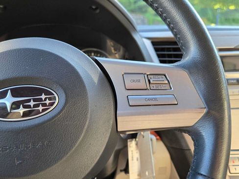 Used 2011 Subaru Outback 2.5i Limited AWD/4WD image 31