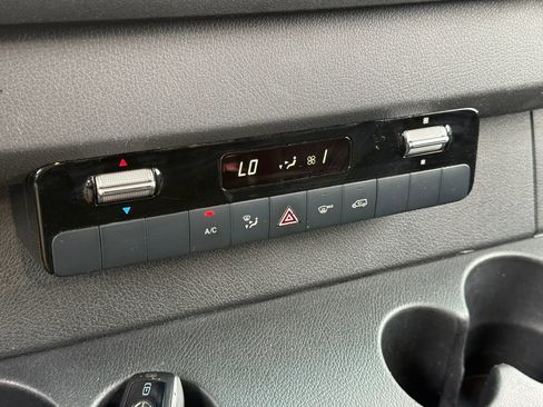 Used 2019 Mercedes-Benz Sprinter 170 image 23
